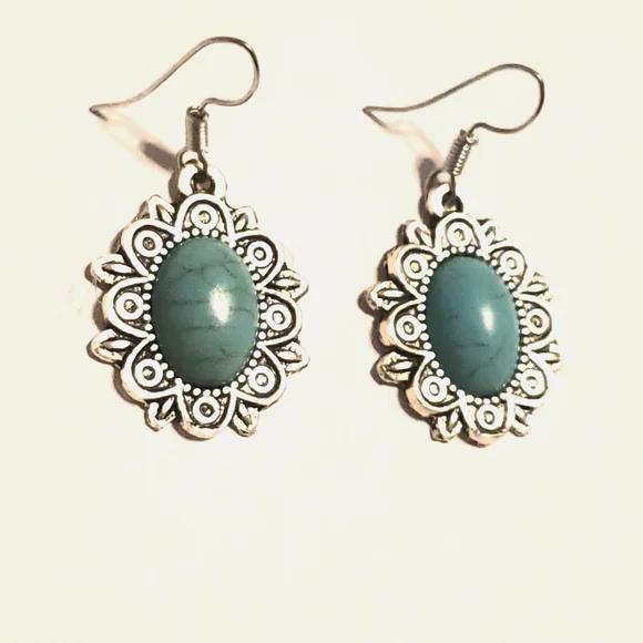 ❤ 3/$25 ALL TURQUOISE EARRINGS - Picture 2 of 4